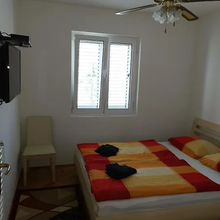 בית נופש Ferienhaus Schmidt פודגוריצה